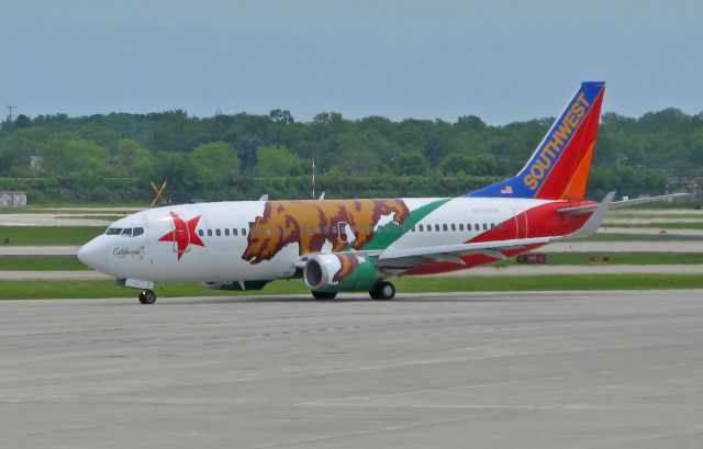 BOEING 737-300 (N609SW) - "California" Boeing 737-300 arriving at Milwaukees Mitchel Field (KMKE)