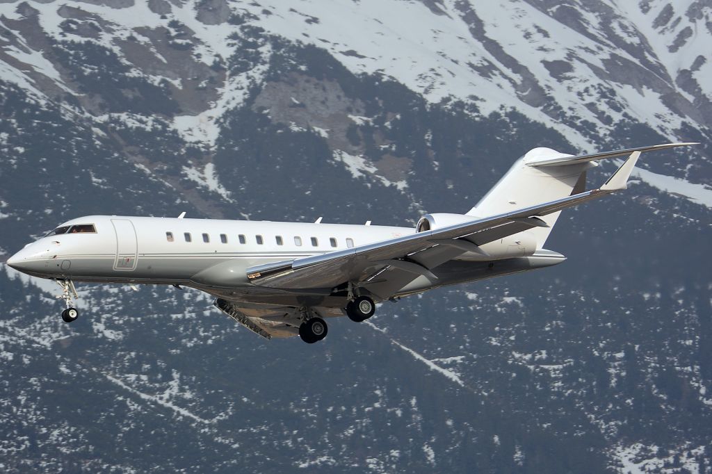 Bombardier Global 5000 (N117MS)