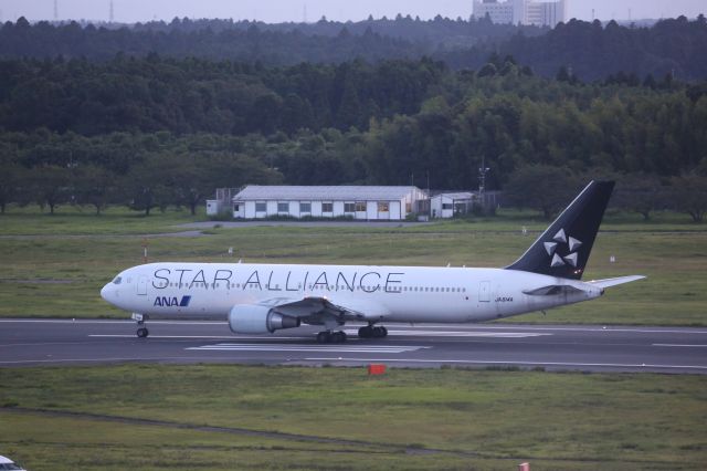 BOEING 767-300 (JA614A)