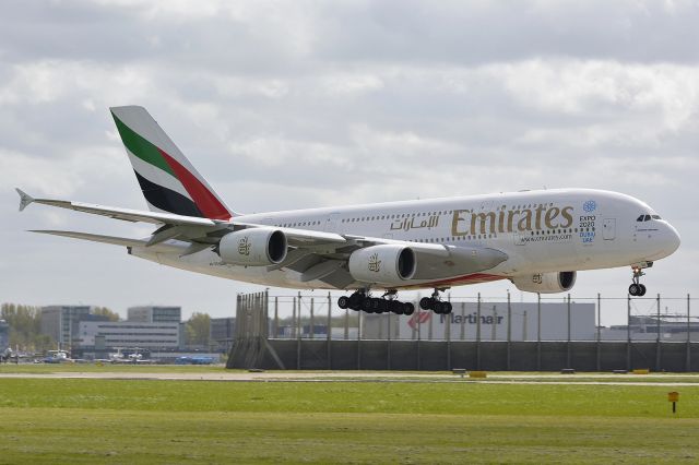 Airbus A380-800 (A6-EDI)