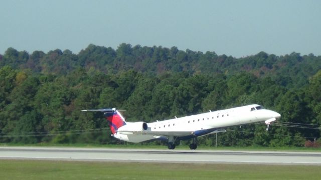 Embraer ERJ-145 (N878SK) - Delta 6330 departing to Baltimore.