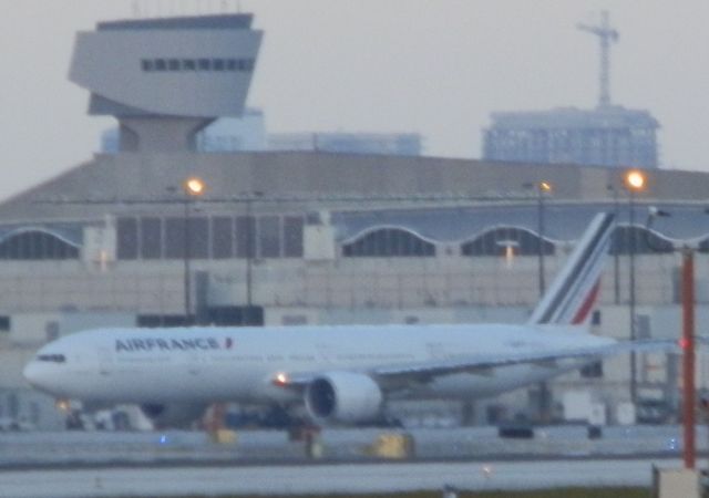 BOEING 777-300ER (F-GZNQ) - Departing at dusk!