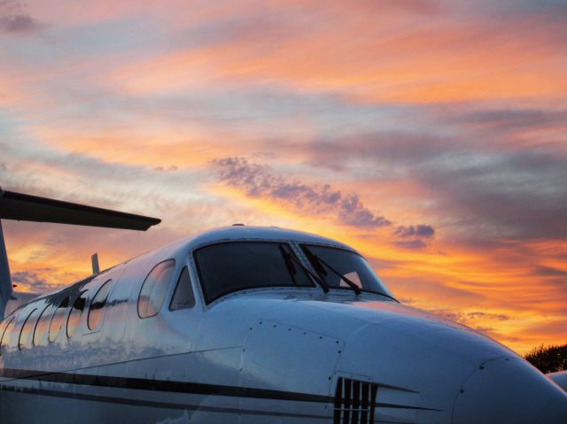 Beechcraft Super King Air 200 (N2883)