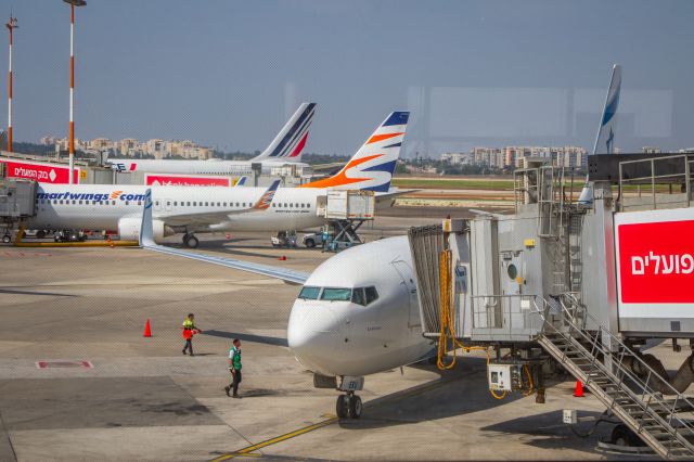 Boeing 737-800 (4X-EKU)