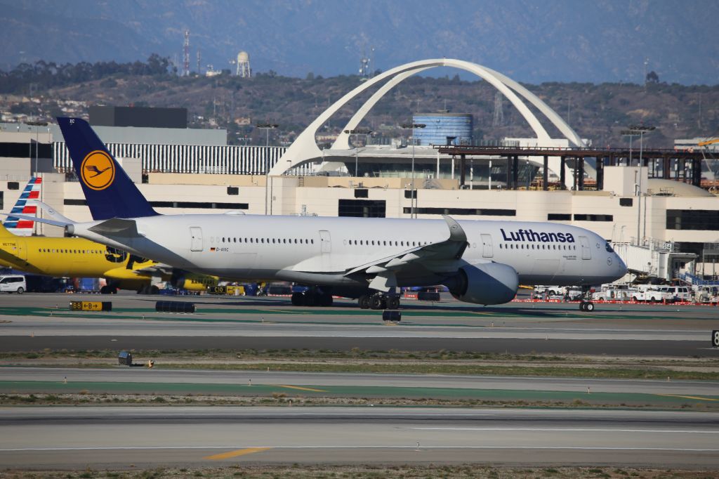 Airbus A350-900 (D-AIXC)