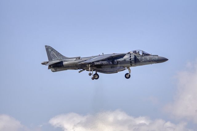 16-5595 — - 165595 McDonnell Douglas AV-8B Harrier II from VMA-214  at MCAS Yuma Air Show 02/2015