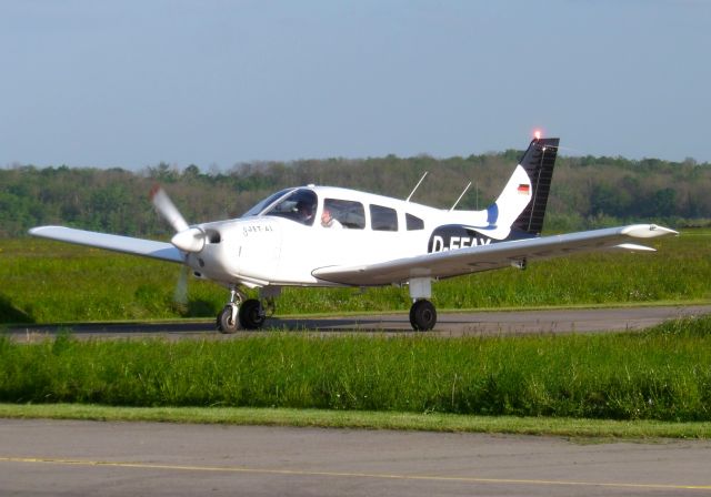 Piper Cherokee (D-EFAX)