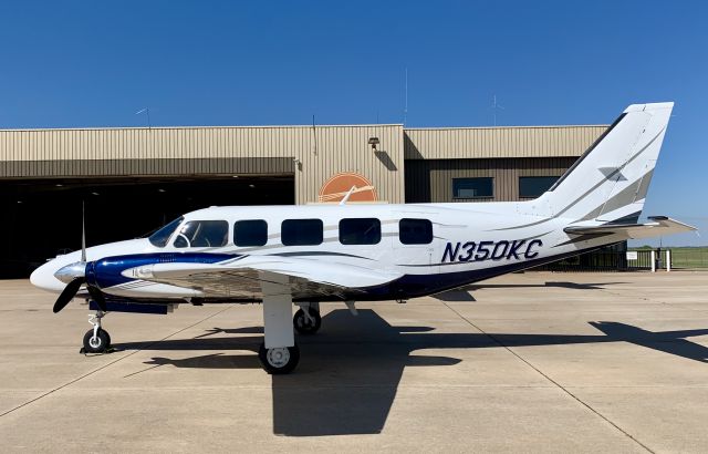 Piper Navajo (N350KC)