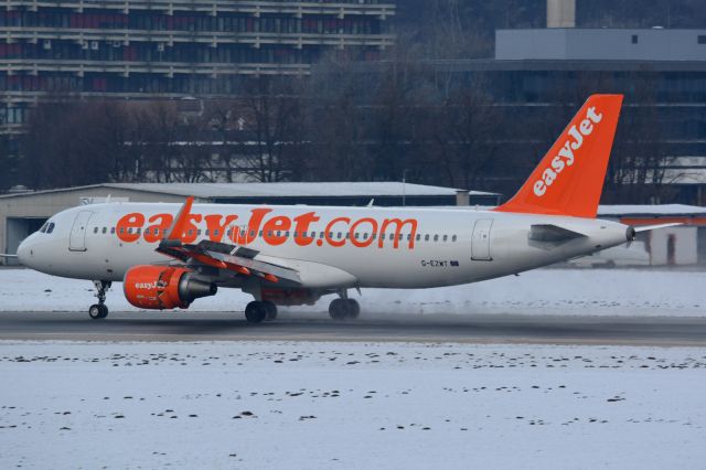 Airbus A320 (G-EZWT)