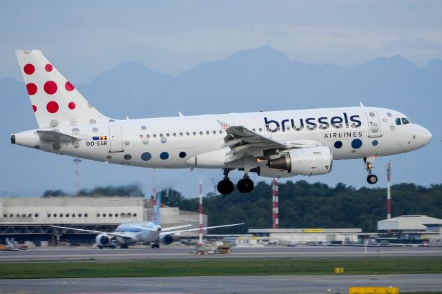 Airbus A319 (OO-SSR)