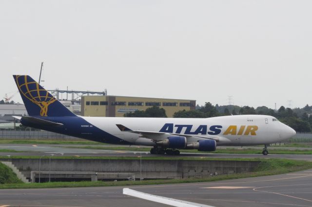 Boeing 747-400 (N499MC)