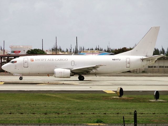 BOEING 737-300 (N811TJ)