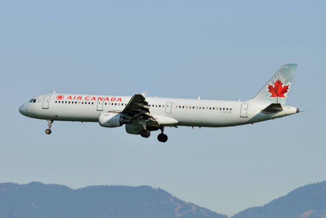 Airbus A321 (C-GIUB)