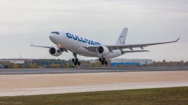 Airbus A330-200 (LZ-AWZ)