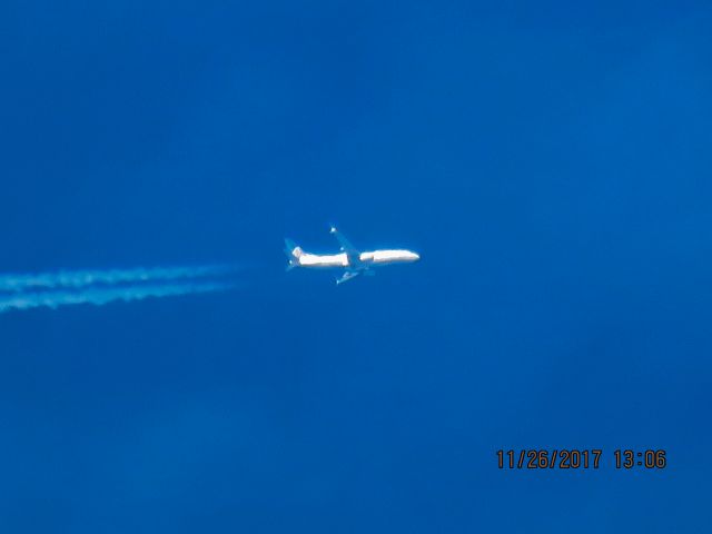 Boeing 737-800 (N26208)