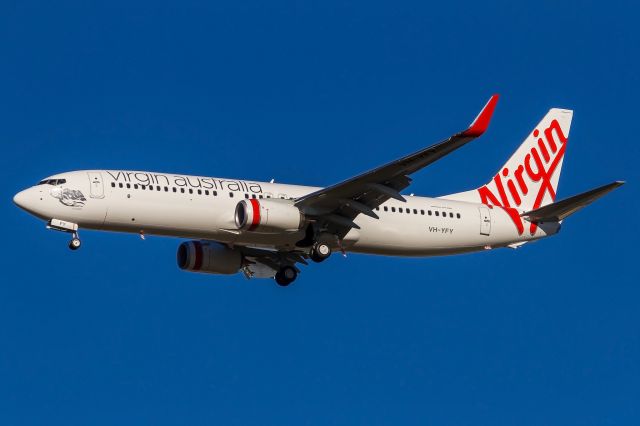 Boeing 737-800 (VH-YFY)