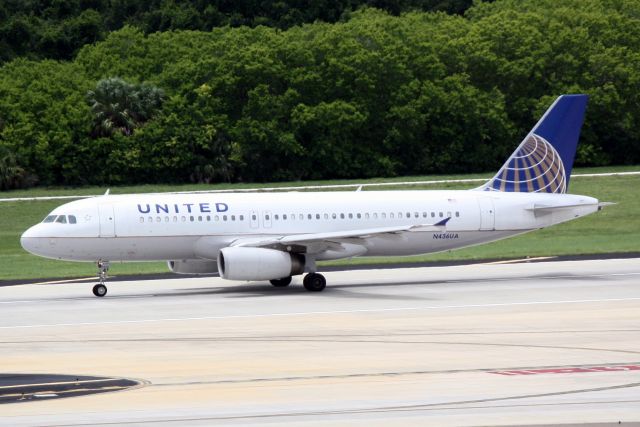 Airbus A320 (N436UA) - United Flight 465 (N436UA) departs Runway 19R at Tampa International Airport enroute to Dulles International Airport