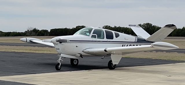 Beechcraft 35 Bonanza (N4230D)