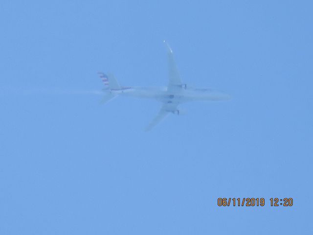 Embraer 175 (N269NN)