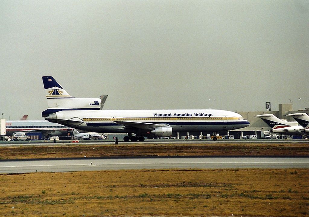 Lockheed L-1011 TriStar (N190AT) - KLAX - Hawaii bound L-1011 rolling to 25 R for departure to PHNL.