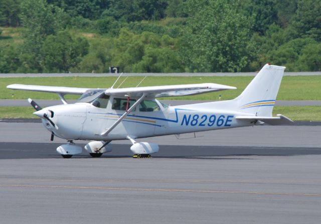 Cessna Skyhawk (N8296E) - at KJQF - 7/17/14