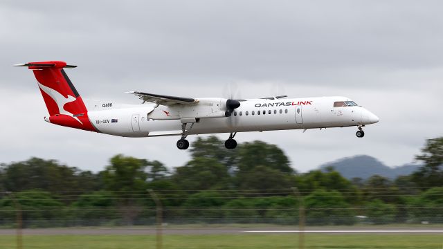 de Havilland Dash 8-400 (VH-QOV)