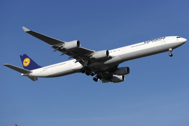 Airbus A340-600 (D-AIHZ)