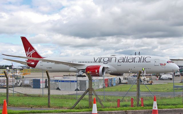 Boeing 787-9 Dreamliner (G-VOOH) - virgin atlantic b787-9 g-vooh at shannon 10/8/18.