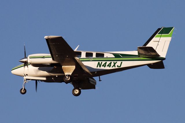 Beechcraft Baron (58) (N44XJ)