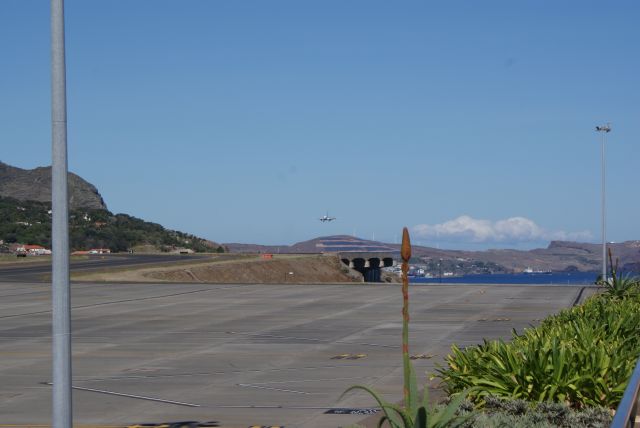 — — - LPMA Aero Port Madeira Arrival SP-TVZ Travel Service Poland