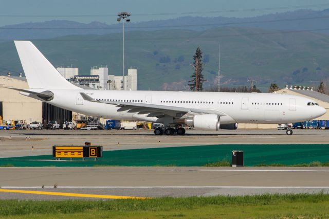 Airbus A330-200 (VP-CBE)