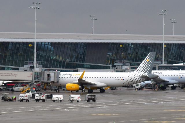 Airbus A320 (EC-MEL) - Vueling Airbus A320-232(WL) EC-MEL in Brussels 