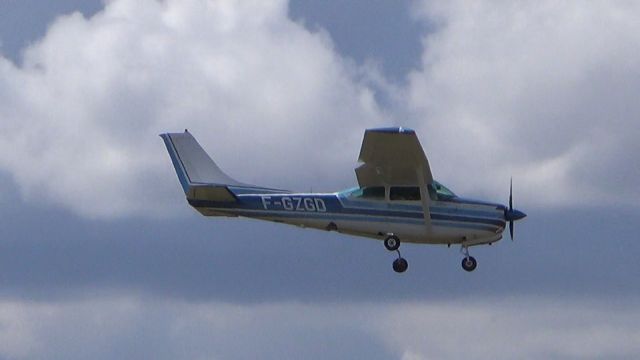 Cessna Skylane RG (F-GZGD)
