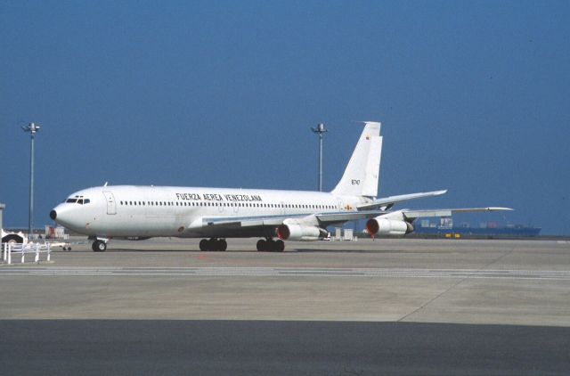 Boeing 707-300 (N8747) - Parked at Tokyo-Haneda Intl Airport on 1999/10/13