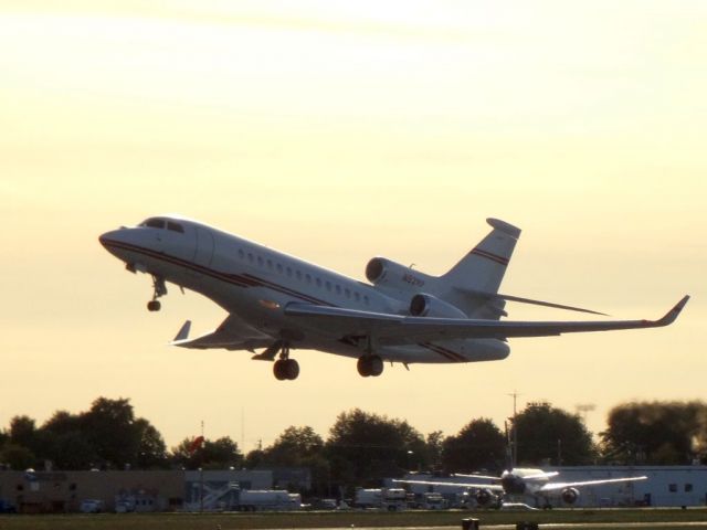 Dassault Falcon 7X (N82RP)