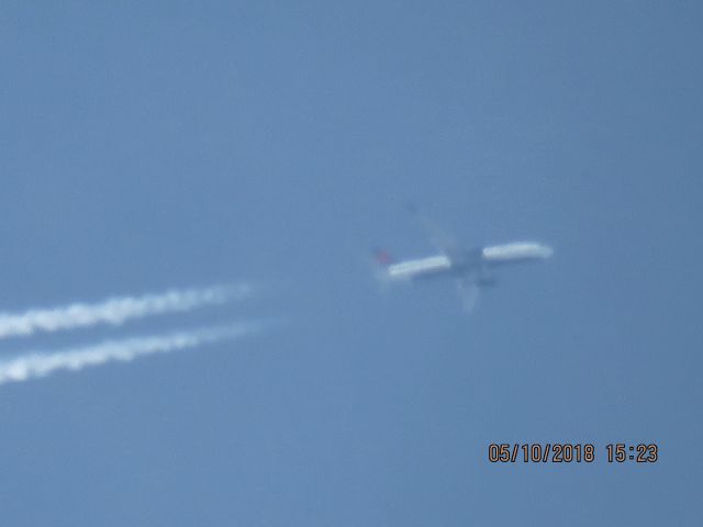 Boeing 737-800 (N3740C)