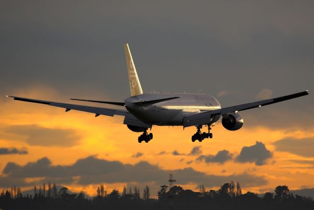 Boeing 777-200 (ZK-OKA)