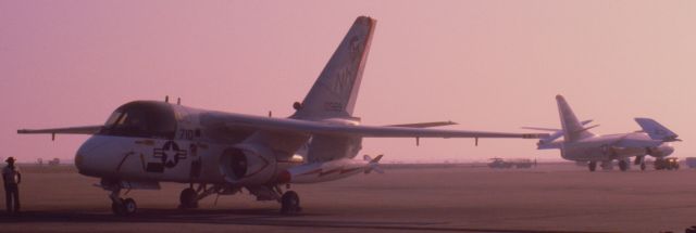 — — - Viking S-3 NAS Miramar OCT 1980