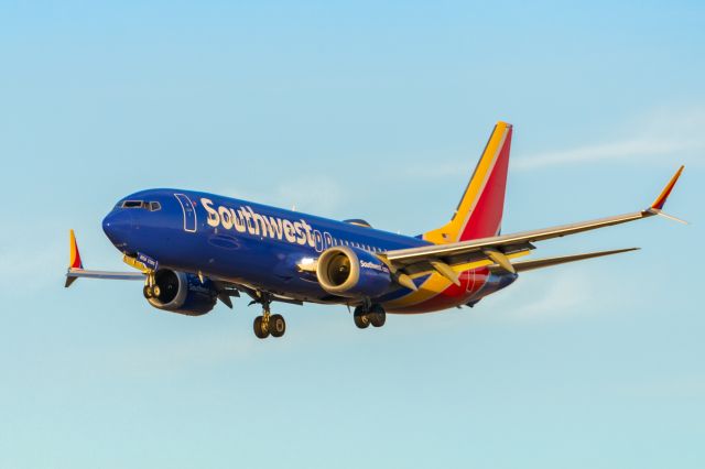 Boeing 737 MAX 8 (N8734Q) - A Southwest Airlines 737 MAX 8 landing at PHX on 2/5/23. Taken with a Canon R7 and Tamron 70-200 G2 lens.