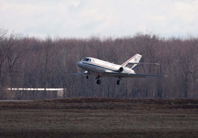 N822AA — - Take off RW 28.