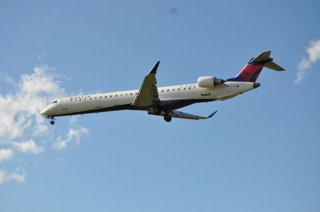 Canadair Regional Jet CRJ-200 (N538CA)