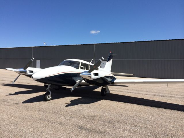 Piper PA-30 Twin Comanche (N8583Y) - Piper Twin Comanche