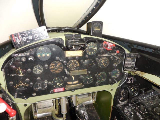 Grumman F9F Panther (38-0075) - Panther cockpit