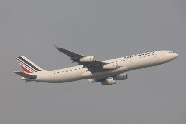 Airbus A340-300 (F-GLZO)