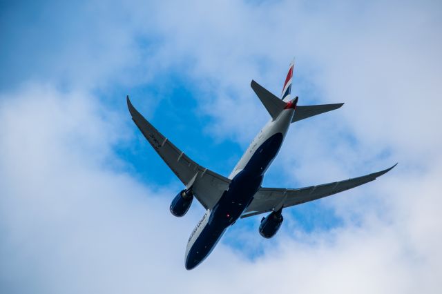 Boeing 787-8 (G-ZBJC) - A British Airways 787 climing out of YYZ after taking of on either 06L or 06R.