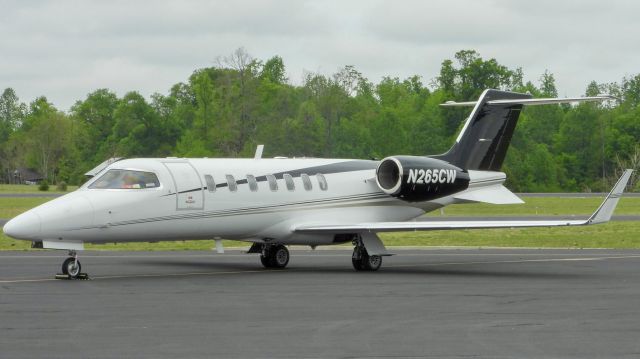 Learjet 40 (N265CW)