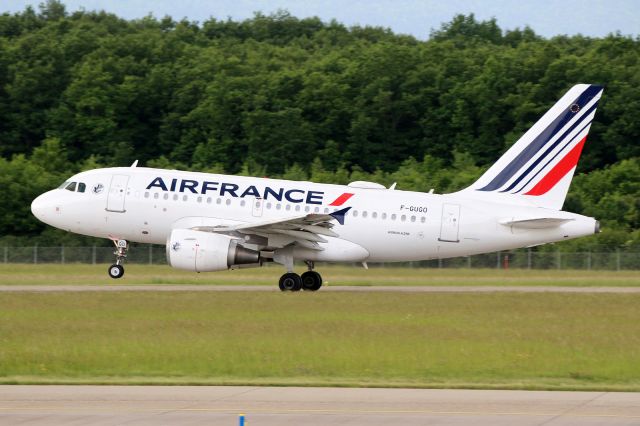 Airbus A318 (F-GUGO)