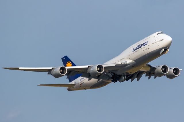 BOEING 747-8 (D-ABYD) - the QUEEN with black fanblades