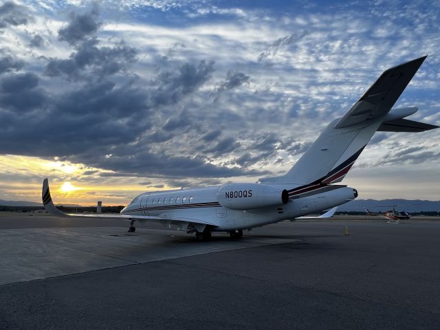 Cessna Citation Longitude (N800QS)