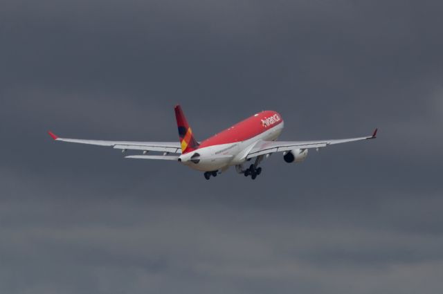 Airbus A330-200 —